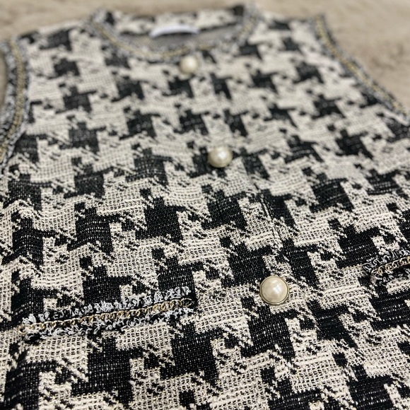 Zara Tweed Dress in Medium - Picture 6 of 11